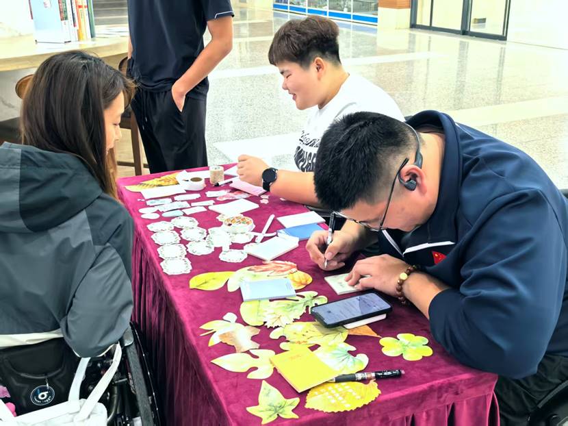 图为运动员书写心得